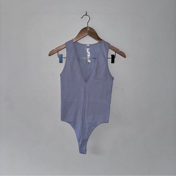 LIKE NEW Women’s Out From Under Urban Outfitters Periwinkle Low V-Neck Bodysuit - Picture 1 of 11
